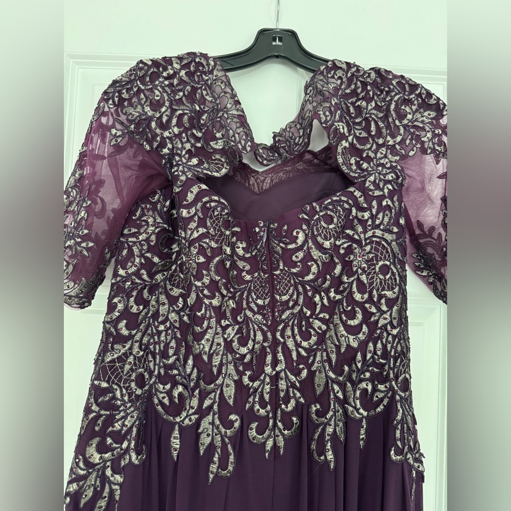 Elegant Purple Evening Gown - Picture 7 of 9